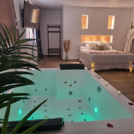 Levasion Romantique Loft Avec Jacuzzi Privatif Et Jardin Paris Hotel Saint-Prix  Luaran gambar