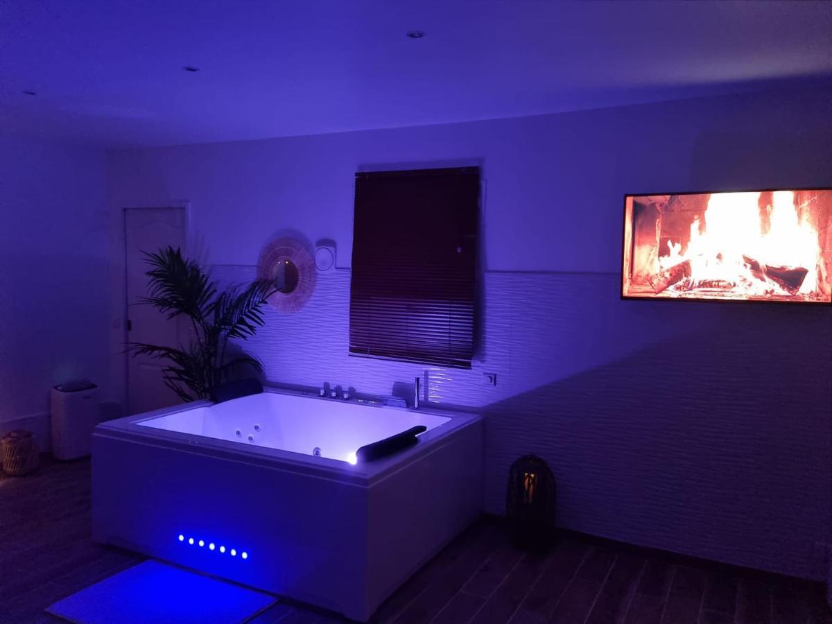 Levasion Romantique Loft Avec Jacuzzi Privatif Et Jardin Paris Hotel Saint-Prix  Luaran gambar