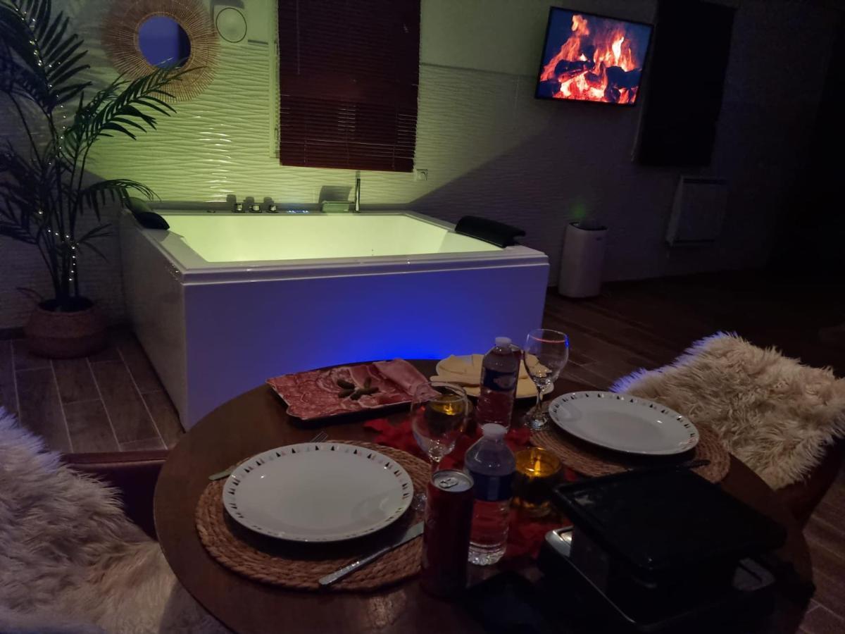 Levasion Romantique Loft Avec Jacuzzi Privatif Et Jardin Paris Hotel Saint-Prix  Luaran gambar