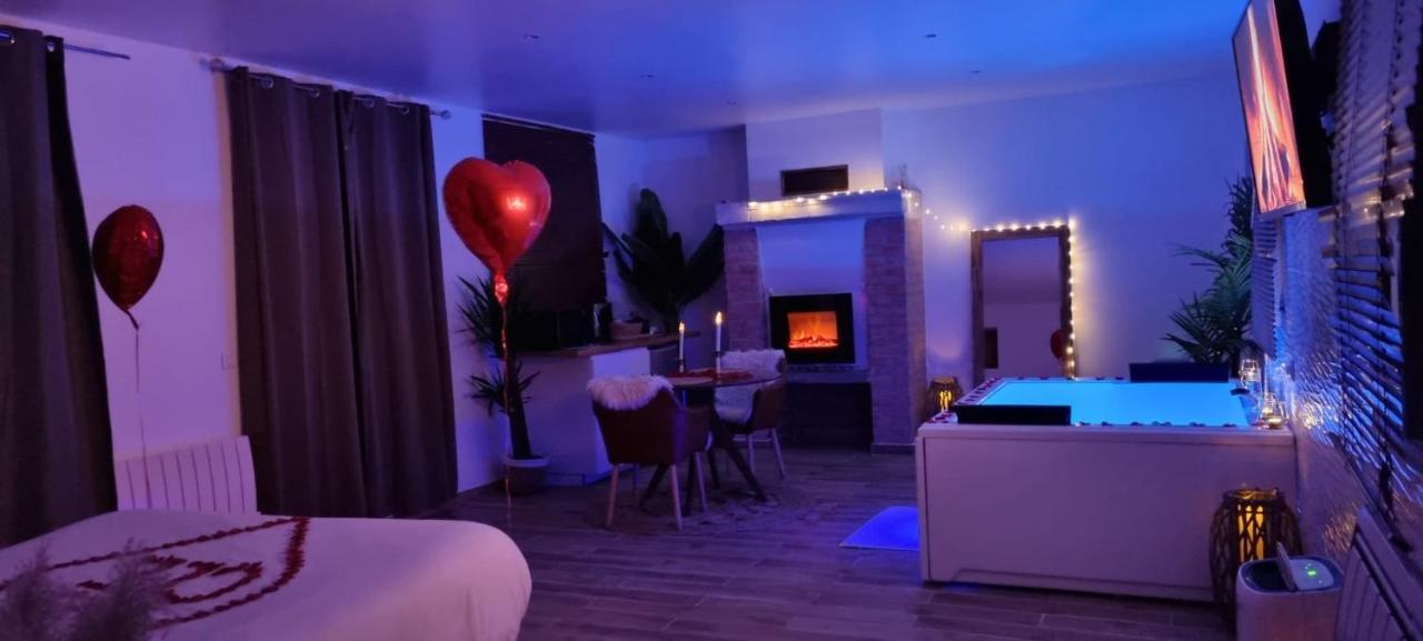 Levasion Romantique Loft Avec Jacuzzi Privatif Et Jardin Paris Hotel Saint-Prix  Luaran gambar