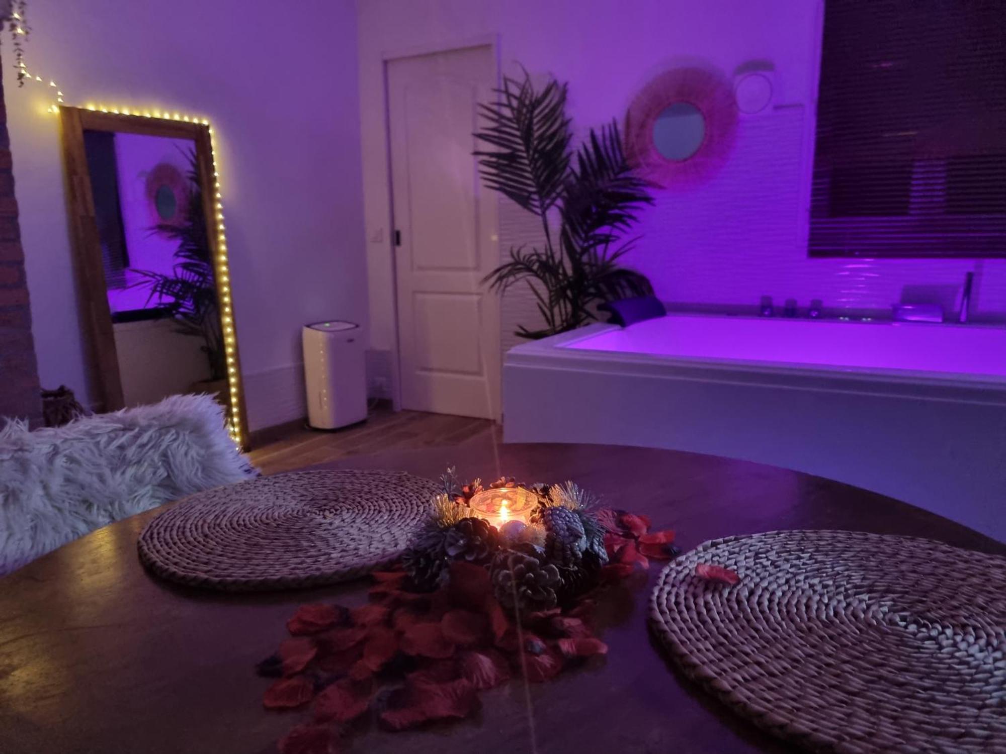 Levasion Romantique Loft Avec Jacuzzi Privatif Et Jardin Paris Hotel Saint-Prix  Luaran gambar