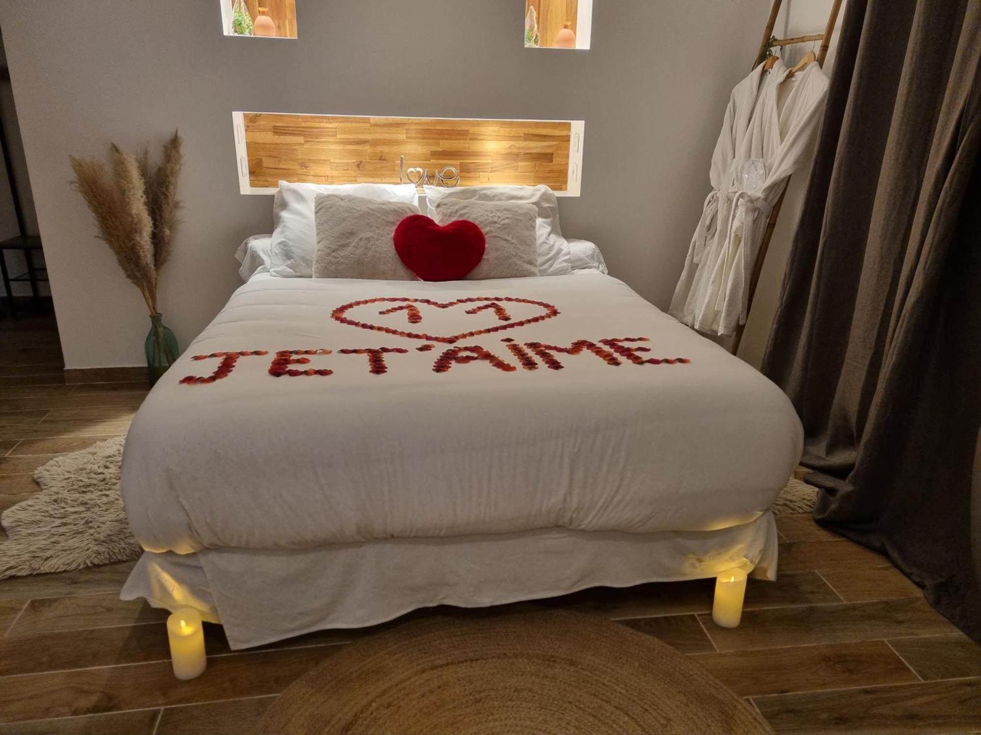 Levasion Romantique Loft Avec Jacuzzi Privatif Et Jardin Paris Hotel Saint-Prix  Luaran gambar